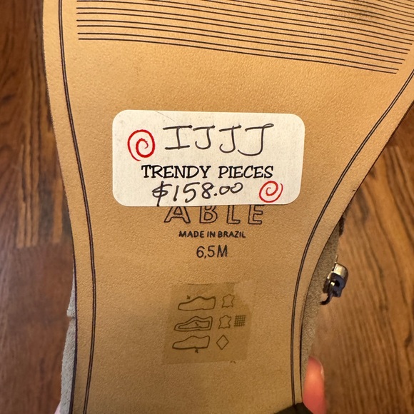 Women’s Able Dorset booties, new in box - Picture 5 of 8